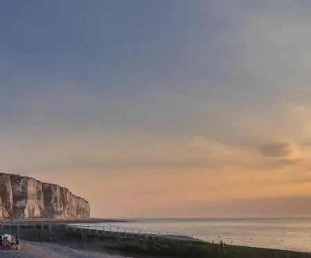 Maison La Perle Du Tréport 2 étoiles Avec Cour à 5 Mns à Pied La Сasa de vacaciones Le Tréport